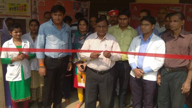 एटा के नगला पोता स्थित शांति नगर गेस्ट हाउस में आयोजित शिविर में 163 लोगों का स्वास्थ्य परीक्षणl