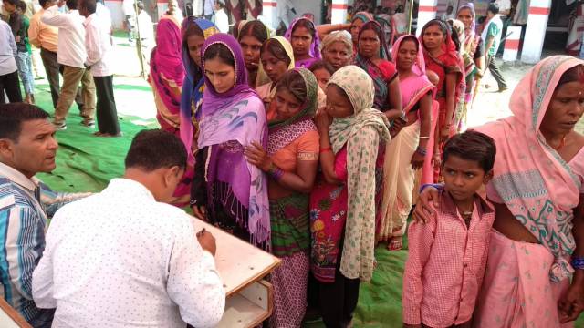 कुशीनगर (पडरौना) के मुसहर बस्ती में बहुउद्देशीय स्वास्थ्य शिविर का आयोजन।