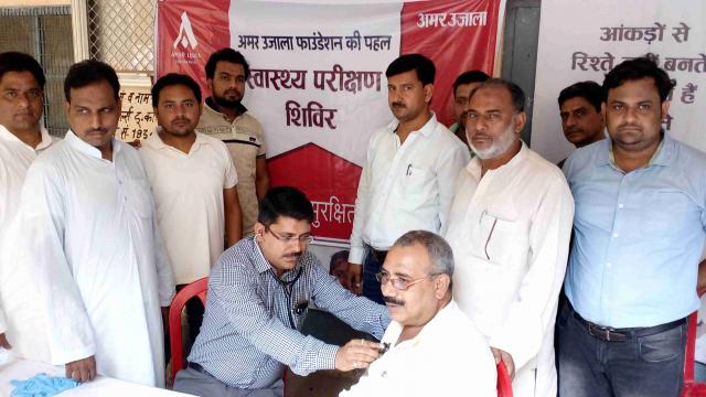 संभल के फैज गर्ल्स इंटर कॉलेज में स्वास्थ्य शिविर का आयोजन।