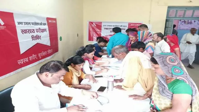 आगरा के बरहन प्राथमिक स्वास्थ्य केंद्र में 483 मरीजों का निःशुल्क स्वास्थ्य परीक्षण।