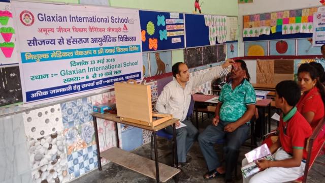 देहरादून के ग्लेक्शियन स्कूल में आयोजित निःशुल्क स्वास्थ्य शिविर में 326 का स्वास्थ्य परीक्षण।
