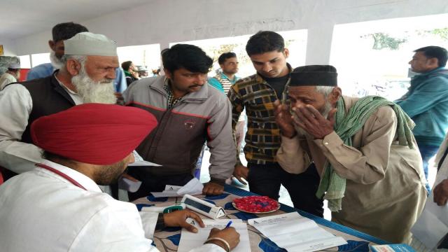 पीलीभीत के दलेलगंज गांव में 873 लोगों का निःशुल्क स्वास्थ्य परीक्षण