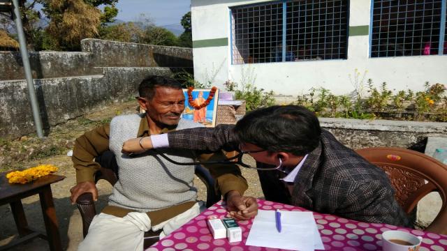 देहरादून के बड़ासी ग्रांट गांव में 295 लोगों का निःशुल्क स्वास्थ्य परीक्षण