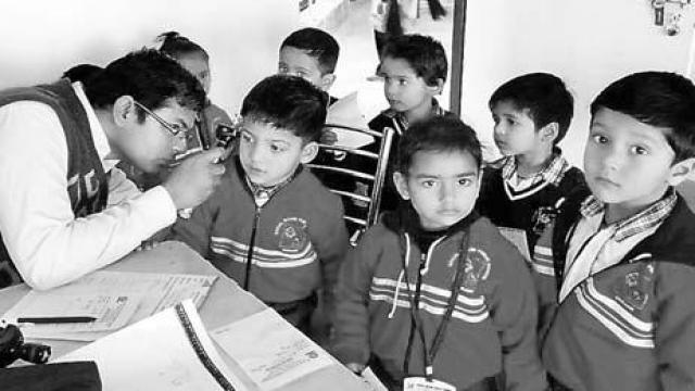 देहरादून के सोशल बलूनी पब्लिक स्कूल निःशुल्क स्वास्थ्य परीक्षण शिविर का आयोजन