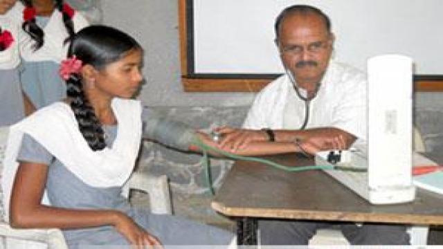 अमर उजाला फाउंडेशन और वरदान संस्था ने लगाया शिविर।