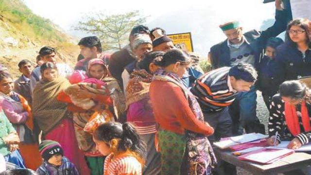 देहरादून में आयोजित शिविर में सैकड़ों ने कराई सेहत की जांच।