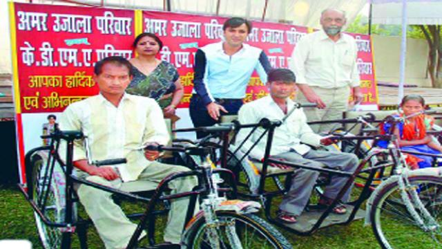 आगरा में दिव्यांग शिविर का आयोजन।