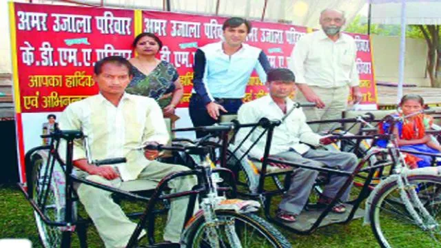 आगरा में दिव्यांग शिविर का आयोजन।