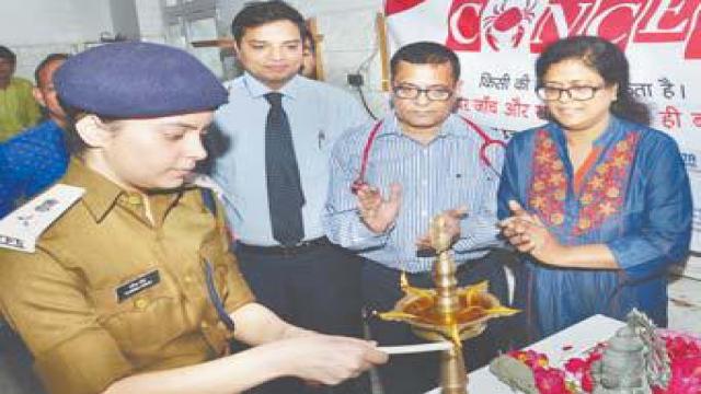 झांसी में निःशुल्क कैंसर जांच शिविर का आयोजन