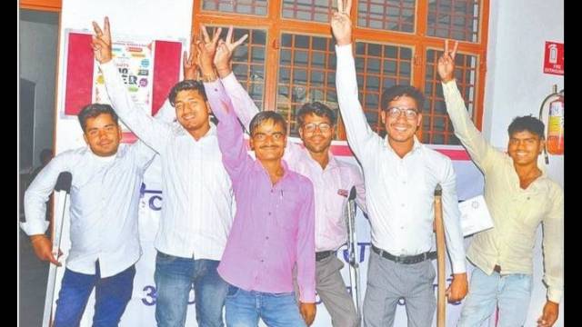 अमर उजाला फाउंडेशन, दिव्यांग सेवा चैरिटेबिल ट्रस्ट के सहयोग से सात दिव्यांगों को मिली नौकरी