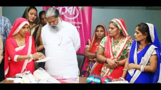 अमर उजाला की प्रेरणा से महिलाएं बन रही सशक्त, विज बोले- बेटियां रच रहीं इतिहास