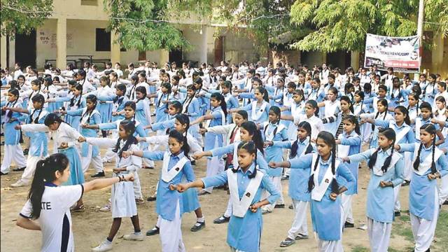 पंच बांधकर मारें किक, हमलावर होगा चित