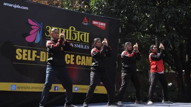 आत्मरक्षा के गुर सीख छत्राओं में बढ़ा आत्मविश्वास