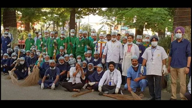सफाई के सिपाहियों ने जलाई स्वच्छता की अलख।