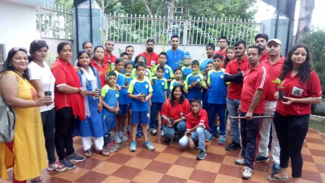 हल्द्वानी के पाथ फाइंडर बोर्डिंग स्कूल में पौधारोपण कार्यक्रम का आयोजन।