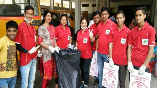 हल्द्वानी में चिकित्सकों के संग मनाया पृथ्वी दिवस।