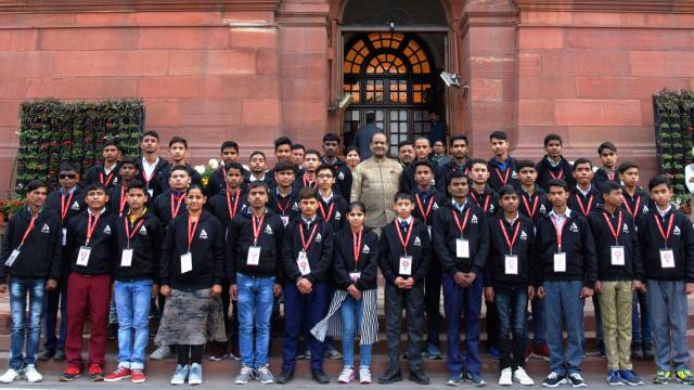 लोकसभा अध्यक्ष ओम बिरला ने बढ़ाया अतुल माहेश्वरी छात्रवृत्ति के विजेताओं का उत्साह