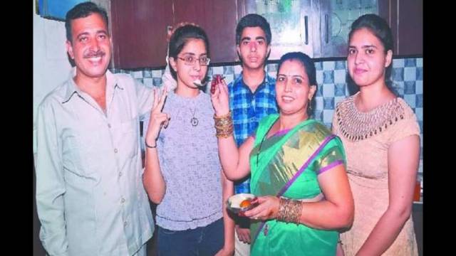 हरियाणा बोर्ड : 12वीं में अतुल माहेश्वरी छात्रवृत्ति पाने वाली मोनिका ने पाया तीसरा स्थान