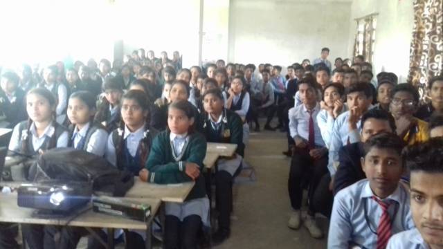 रॉबिन और जोजे ने बच्चों ने भरा उत्साह 