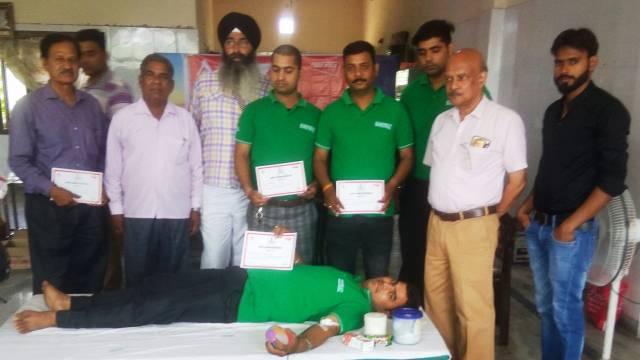 कानपुर के लाजपत नगर स्थित गुरूद्वारे में 37 लोगों ने किया महादान