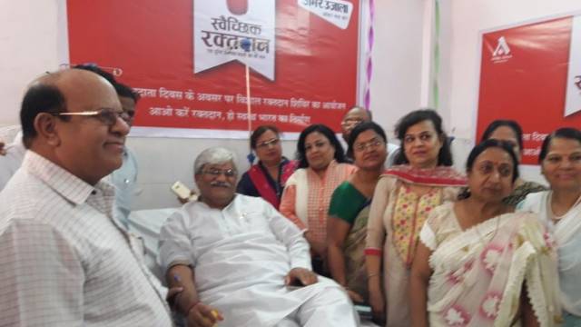 विश्व रक्तदाता दिवस के अवसर पर आयोजित 78 शिविरों में 4423 लोगों ने किया महादान।