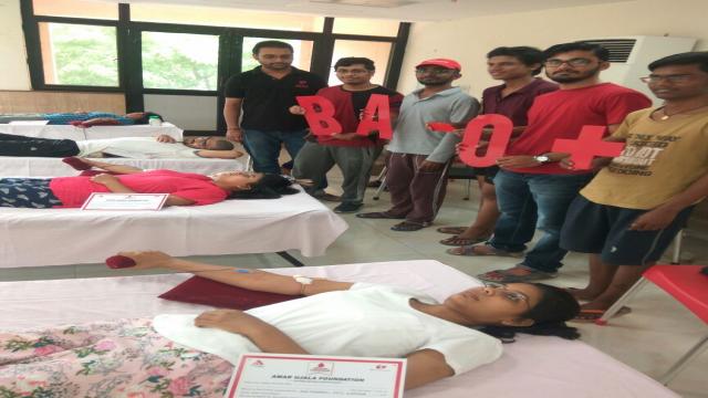 आईआईटी कानपुर में 117 लोगों ने किया महादान।