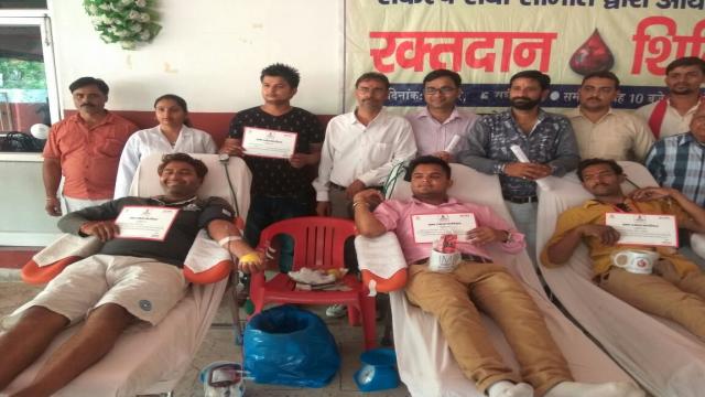 कानपुर के दामोदर नगर में आयोजित रक्तदान शिविर में 62 लोगो ने किया महादान।