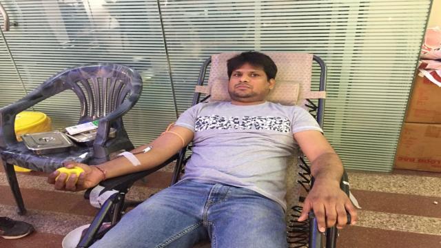 इंदिरापुरम (गाजियाबाद) में आयोजित रक्तदान शिविर में 43 लोगो ने किया महादान