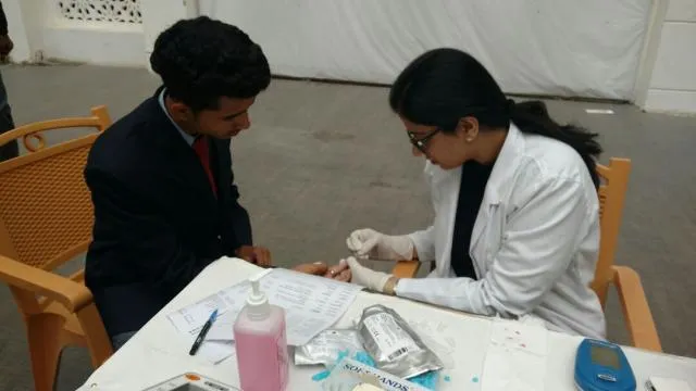 देहरादून के ग्राफिक एरा विश्वविद्यालय में रक्तदान शिविर