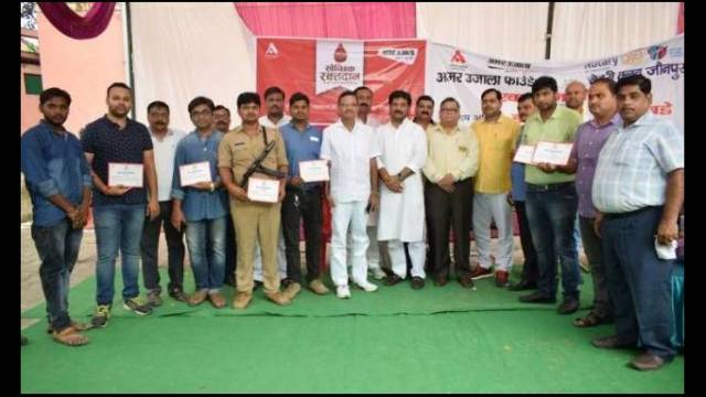 जौनपुर में रक्तदान कर उन्नीस लोग बने महादानी
