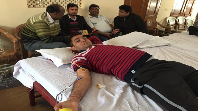 गाजियाबाद में 153 लोगों ने स्वैच्छिक रक्तदान