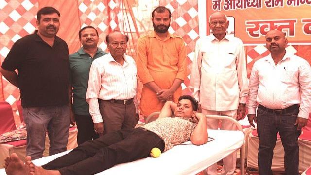 गाजियाबाद के गणेश अस्पताल में 53 युवाओं ने किया स्वैच्छिक रक्तदान