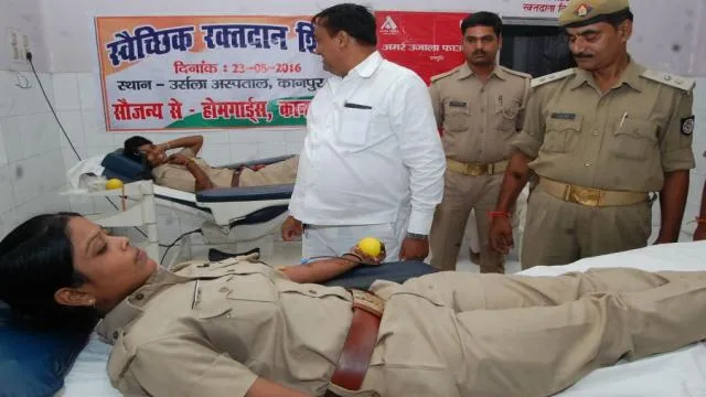 कानपुर के उर्सला ब्लड बैंक में 51 होमगार्ड जवानों ने किया रक्तदान