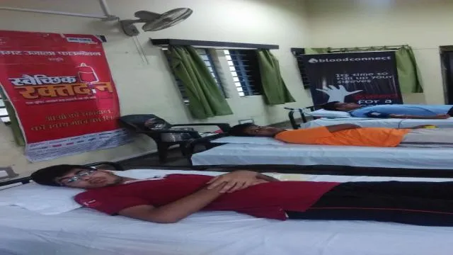कानपुर आईआईटी में 183 लोगों ने किया रक्तदान