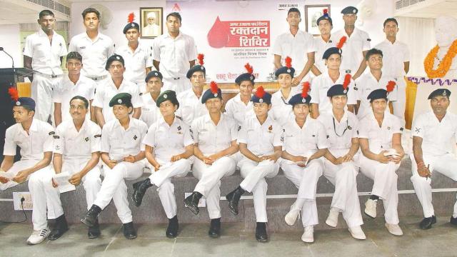 काशी ने देश के लिए रक्तदान कर कारगिल के शहीदों को नमन किया