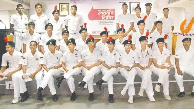 काशी ने देश के लिए रक्तदान कर कारगिल के शहीदों को नमन किया