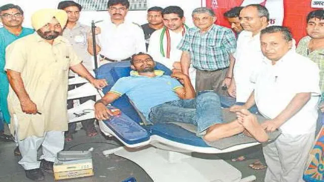 विश्व रक्तदाता दिवस के उपलक्ष्य में मुरादाबाद मंडल में 453 लोगों ने किया महादान