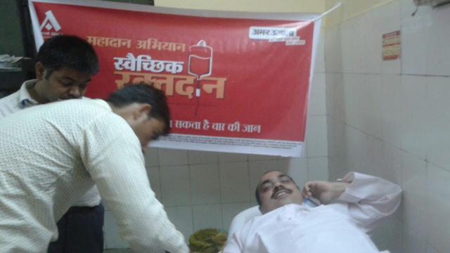 जज्बे को सलाम: बारिश के बावजूद भी पहुंचे रक्तदाता