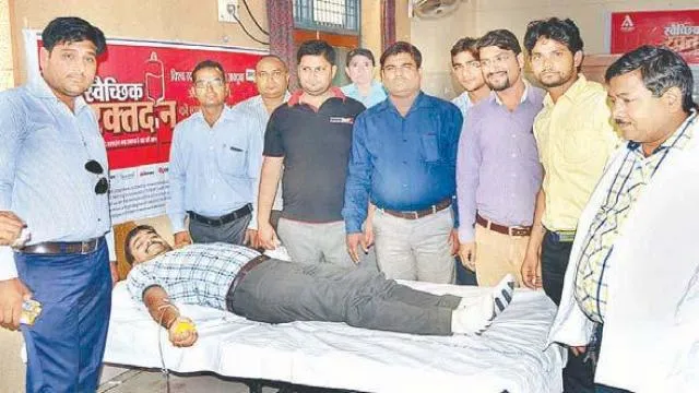 अमर उजाला फाउंडेशन की पहल पर हुआ 125 यूनिट रक्तदान।