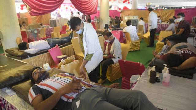 विश्व रक्तदाता दिवस के मौके पर 67 शहरों में 2741 लोगों ने किया महादान