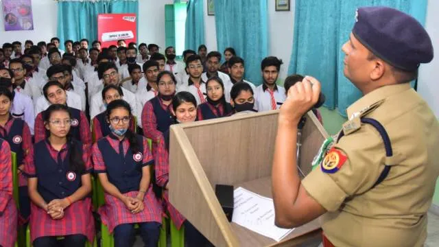 पुलिस की पाठशाला का आयोजन