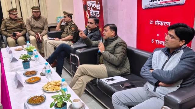 आपकी जागरूकता ही आपकी सुरक्षा है- अनजान व्यक्ति को न बताएं पासवर्ड