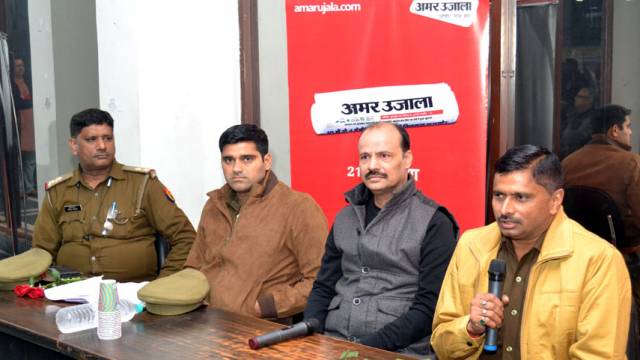 ठगी से बचने के लिए अपने बैंक की डिटेल्स किसी से भी साझा न करें