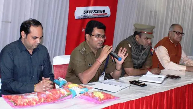 पुलिस की वर्दी में बदमाश ठग लेते हैं गहनें, कैसे बचें?