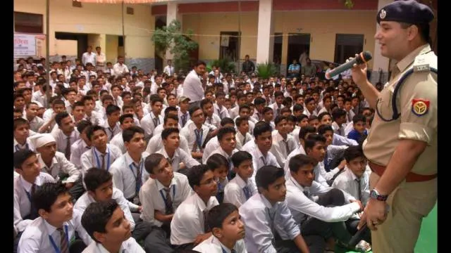 कोई परेशान करे तो 1090 पर करें शिकायत 