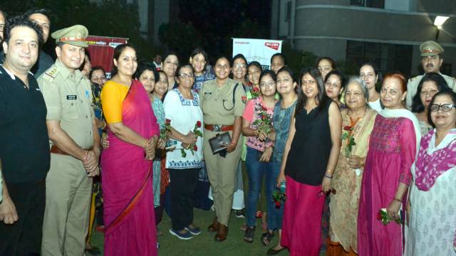 सोसाइटी में हर आने-जाने वालों पर रखें नजर