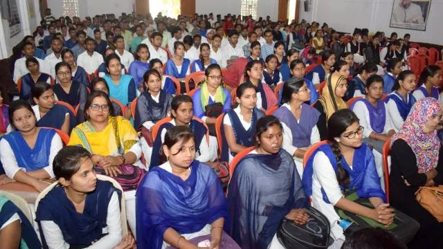 जौनपुर के मो. हसन पीजी कॉलेज में हुई पुलिस की पाठशाला