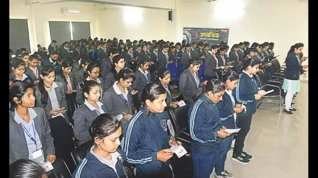 वाराणसी के अशोका इंस्टीट्यूट ऑफ टेक्नालॉजी एंड मैनेजमेंट में हुई पुलिस की पाठशाला