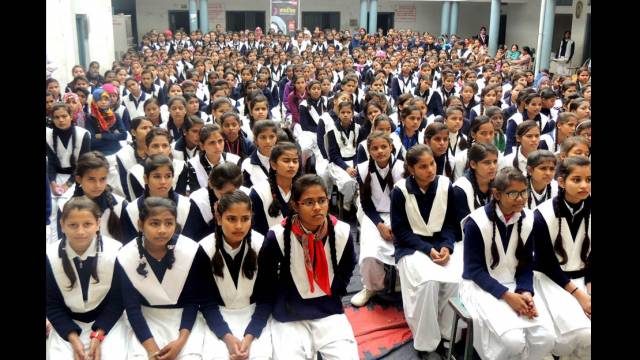 कानून का पालन करें, बेझिझक करें दूसरों की मदद