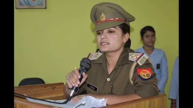 साइबर क्राइम से बचने के लिए सतर्कता जरुरी।